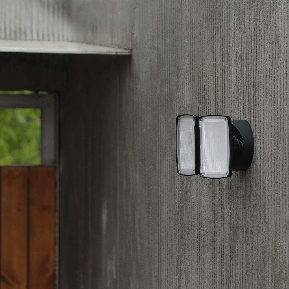 32W LED Dusk-to-Dawn Floodlight